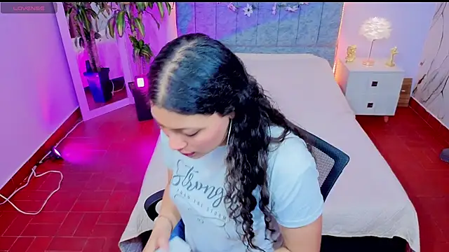 Lana stone  online show from February 2026 03:26:02 AM