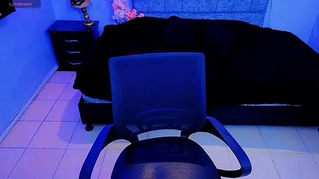 Lana stone  online show from October 2025 03:29:02 AM