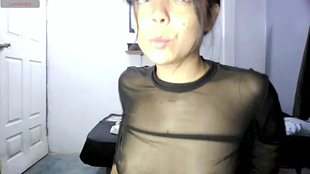 Snapshot of linzeysmith4 chatting on April 2026 07:33:02 AM linzeysmith4 online show from April 2026 07:33:02 AM