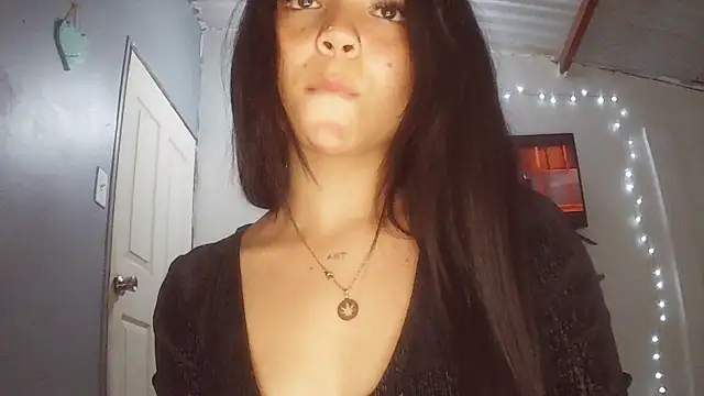 Snapshot of linzeysmith4 chatting on February 2026 03:20:01 AM linzeysmith4 online show from February 2026 03:20:01 AM