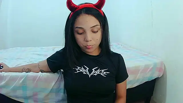 linzeysmith4 online show from January 2025 11:50:01 PM