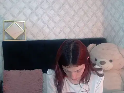 Snapshot of Emma-Wilson chatting on September 2025 05:13:01 AM Emma-Wilson online show from September 2025 05:13:01 AM