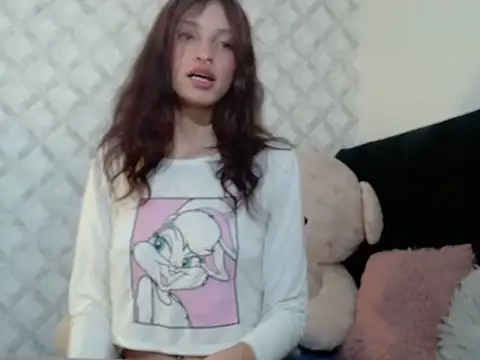 Snapshot of Emma-Wilson chatting on October 2025 06:23:02 AM Emma-Wilson online show from October 2025 06:23:02 AM