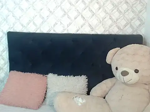 Emma-Wilson online show from December 2025 01:02:02 PM