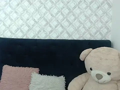 Emma-Wilson online show from November 2025 05:08:01 AM