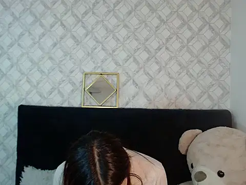 Emma-Wilson online show from December 2025 06:12:02 AM