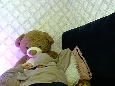 Emma-Wilson online show from March 2026 05:02:02 PM