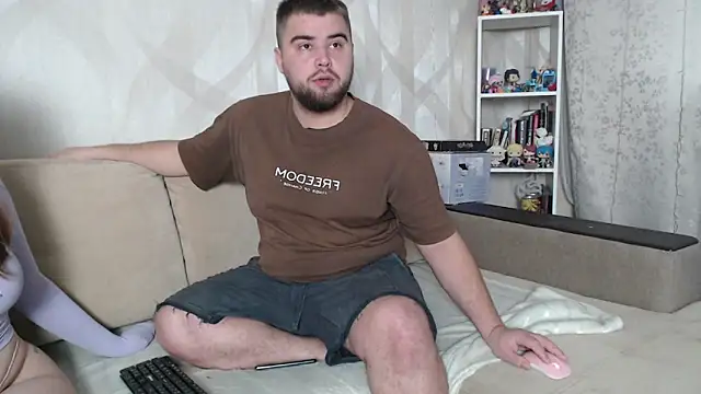 Pair of Gods  online show from October 2025 03:52:01 AM