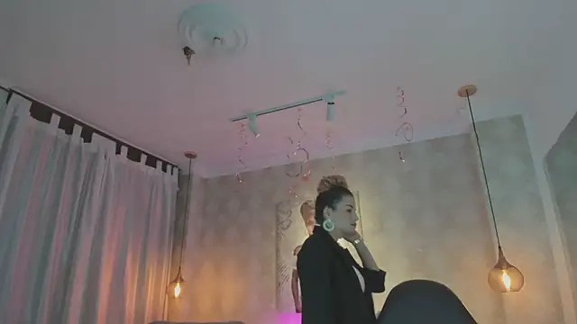 Shantall   online show from February 2026 11:21:02 AM