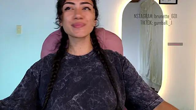 paula brunette online show from December 2025 04:46:02 AM