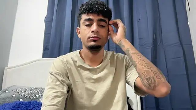 dominic brandd23 online show from October 2025 05:17:01 AM