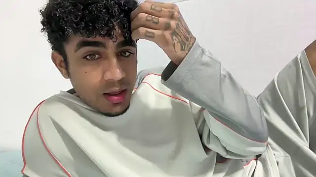 dominic brandd23 online show from November 2025 08:18:02 PM