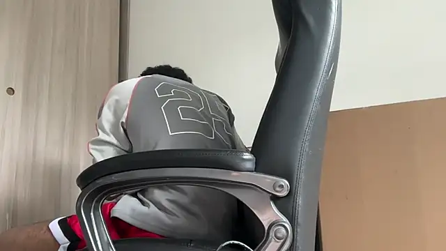 dominic brandd23 online show from January 2026 05:27:02 PM