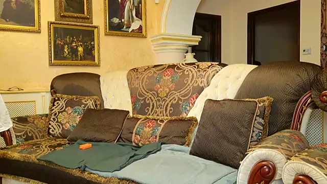 TUNDEROSE1 online show from October 2025 04:11:02 AM