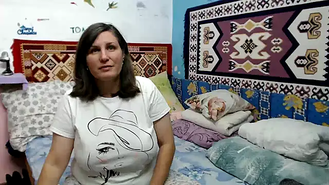 Snapshot of AdelineBlueEyes chatting on October 2025 11:22:01 AM AdelineBlueEyes online show from October 2025 11:22:01 AM