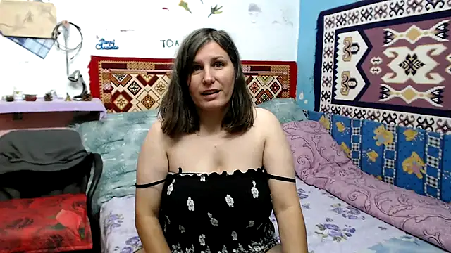 Snapshot of AdelineBlueEyes chatting on September 2025 07:19:01 AM AdelineBlueEyes online show from September 2025 07:19:01 AM
