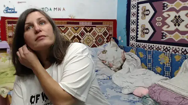 Snapshot of AdelineBlueEyes chatting on October 2025 10:18:02 AM AdelineBlueEyes online show from October 2025 10:18:02 AM
