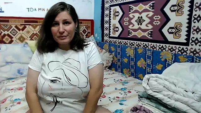 Snapshot of AdelineBlueEyes chatting on October 2025 11:12:01 AM AdelineBlueEyes online show from October 2025 11:12:01 AM