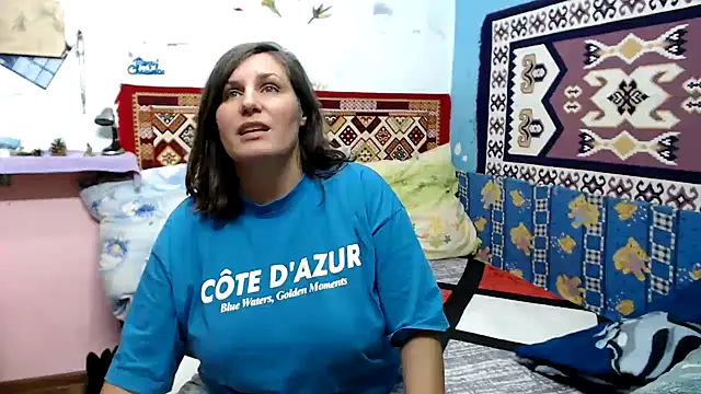 Snapshot of AdelineBlueEyes chatting on October 2025 10:05:02 AM AdelineBlueEyes online show from October 2025 10:05:02 AM