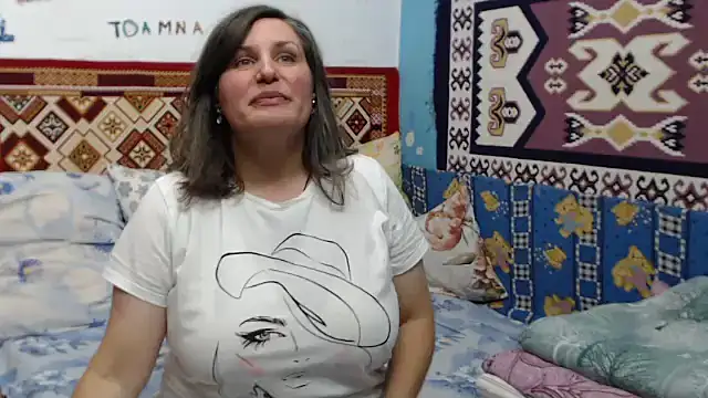 Snapshot of AdelineBlueEyes chatting on October 2025 11:25:01 AM AdelineBlueEyes online show from October 2025 11:25:01 AM