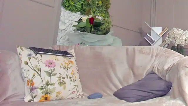 Deliciouslips online show from July 2026 04:25:01 PM
