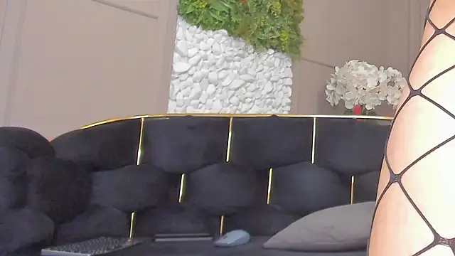 Snapshot of Deliciouslips chatting on February 2026 04:40:02 PM Deliciouslips online show from February 2026 04:40:02 PM