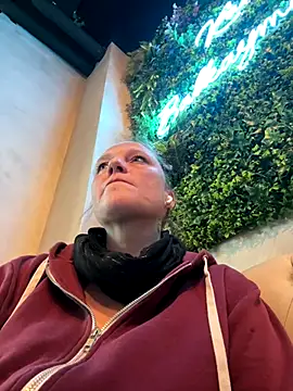 MoniqueLaFee online show from December 2025 08:40:02 AM