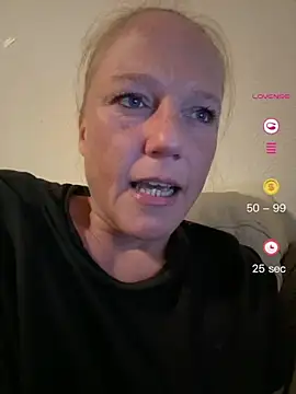 Snapshot of MoniqueLaFee chatting on July 2026 10:31:02 PM MoniqueLaFee online show from July 2026 10:31:02 PM
