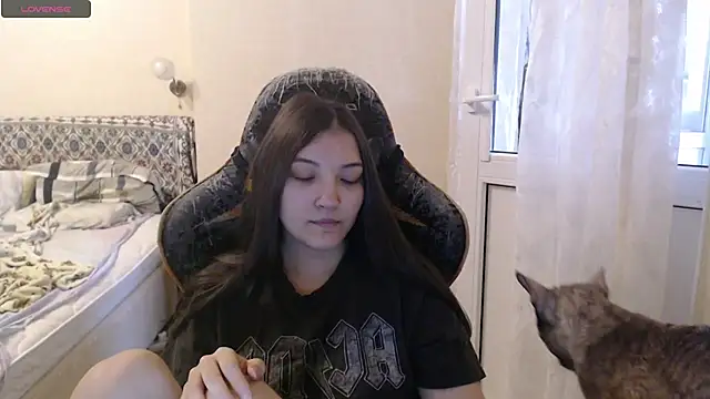 Snapshot of AlisaDevis chatting on November 2025 07:12:01 AM AlisaDevis online show from November 2025 07:12:01 AM