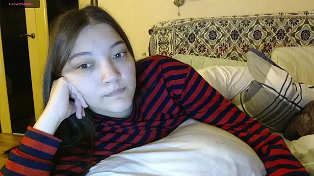 Snapshot of AlisaDevis chatting on October 2025 03:04:02 PM AlisaDevis online show from October 2025 03:04:02 PM