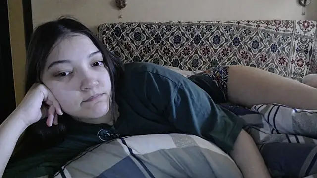 Snapshot of AlisaDevis chatting on December 2024 12:04:01 PM AlisaDevis online show from December 2024 12:04:01 PM