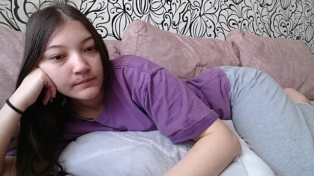 Snapshot of AlisaDevis chatting on December 2025 07:22:01 AM AlisaDevis online show from December 2025 07:22:01 AM