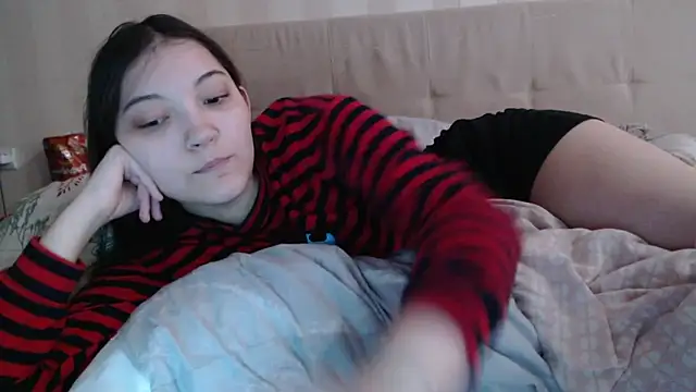 Snapshot of AlisaDevis chatting on March 2026 08:19:01 AM AlisaDevis online show from March 2026 08:19:01 AM