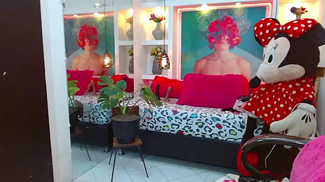 lorenapinto online show from September 2025 11:53:02 AM