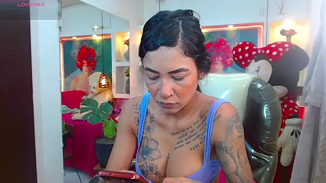 lorenapinto online show from October 2025 05:56:02 PM