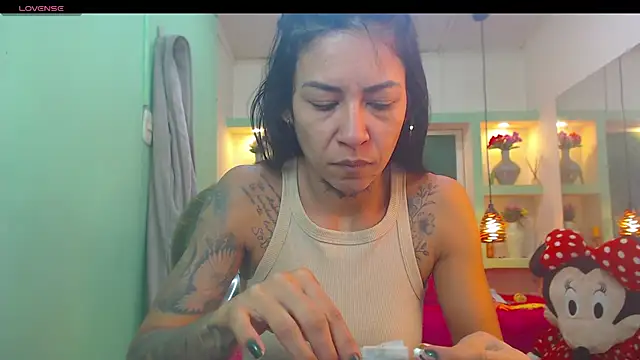 lorenapinto online show from May 2026 11:25:01 PM