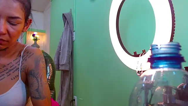 lorenapinto online show from December 2025 08:04:02 PM