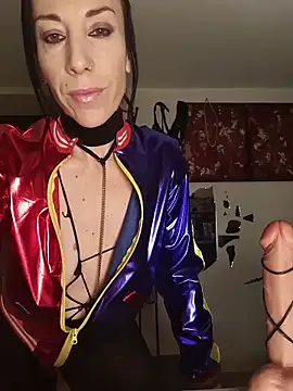 freyamoret online show from May 2026 02:15:01 AM