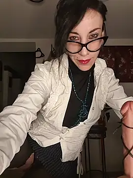 freyamoret online show from May 2026 01:53:01 AM