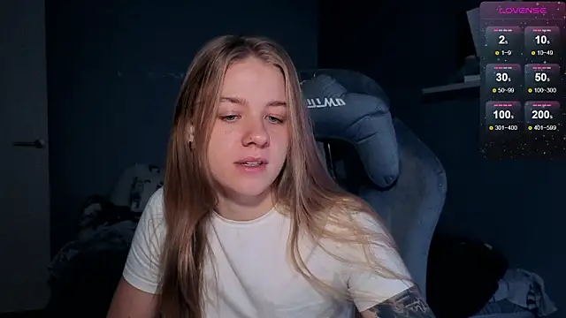 candy maggie online show from November 2025 04:00:01 PM