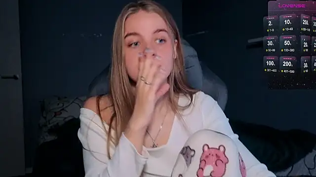 candy maggie online show from October 2025 06:19:01 PM