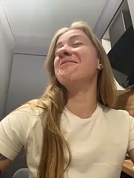 candy maggie online show from November 2025 02:16:01 PM