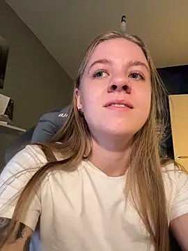 candy maggie online show from November 2025 05:46:01 PM