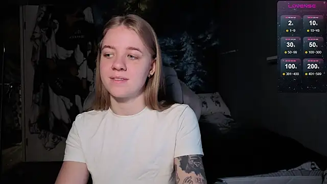 candy maggie online show from December 2025 08:04:02 PM