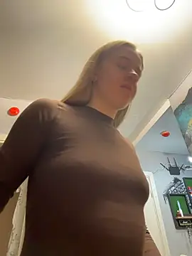 candy maggie online show from November 2025 07:40:01 PM