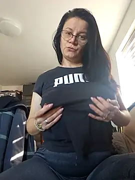 Snapshot of KristenVega chatting on October 2025 09:17:01 AM KristenVega online show from October 2025 09:17:01 AM