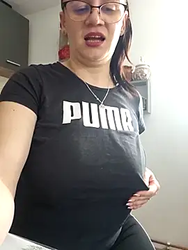 Snapshot of KristenVega chatting on December 2025 10:21:01 AM KristenVega online show from December 2025 10:21:01 AM