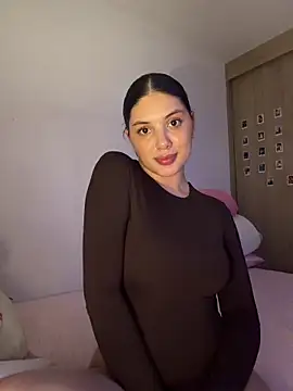 EmilyS   online show from February 2026 03:58:01 AM