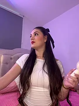 EmilyS   online show from January 2025 10:23:01 PM