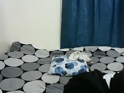 Kariselle- online show from September 2025 04:11:01 AM